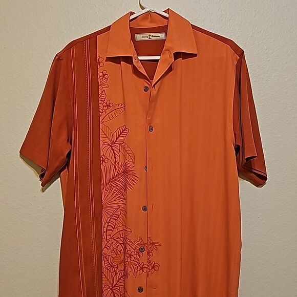 Tommy Bahama Mens 100 % Silk Button Down shirt small - Picture 1 of 10